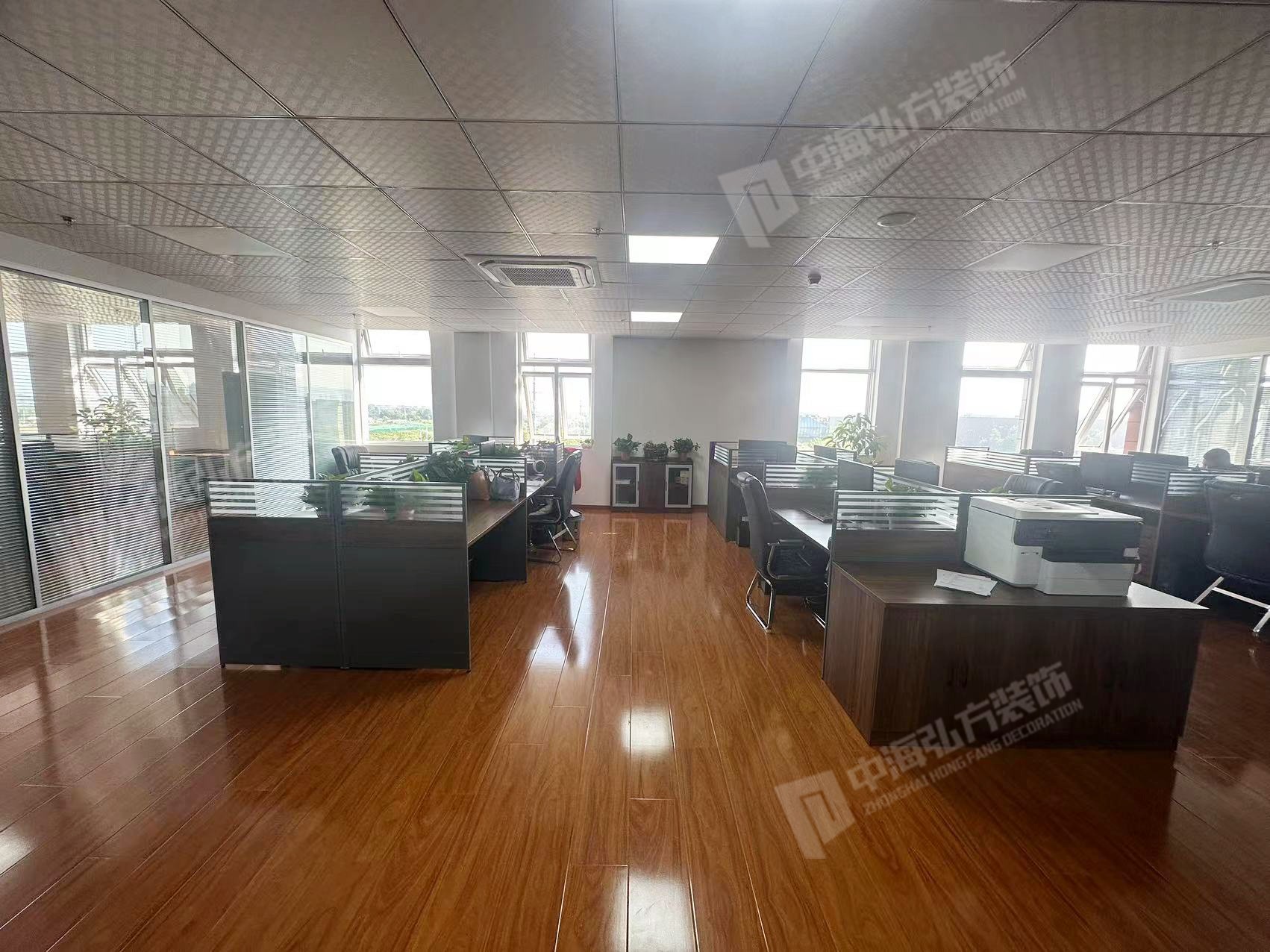东一办公室装修完工实景图(图2)